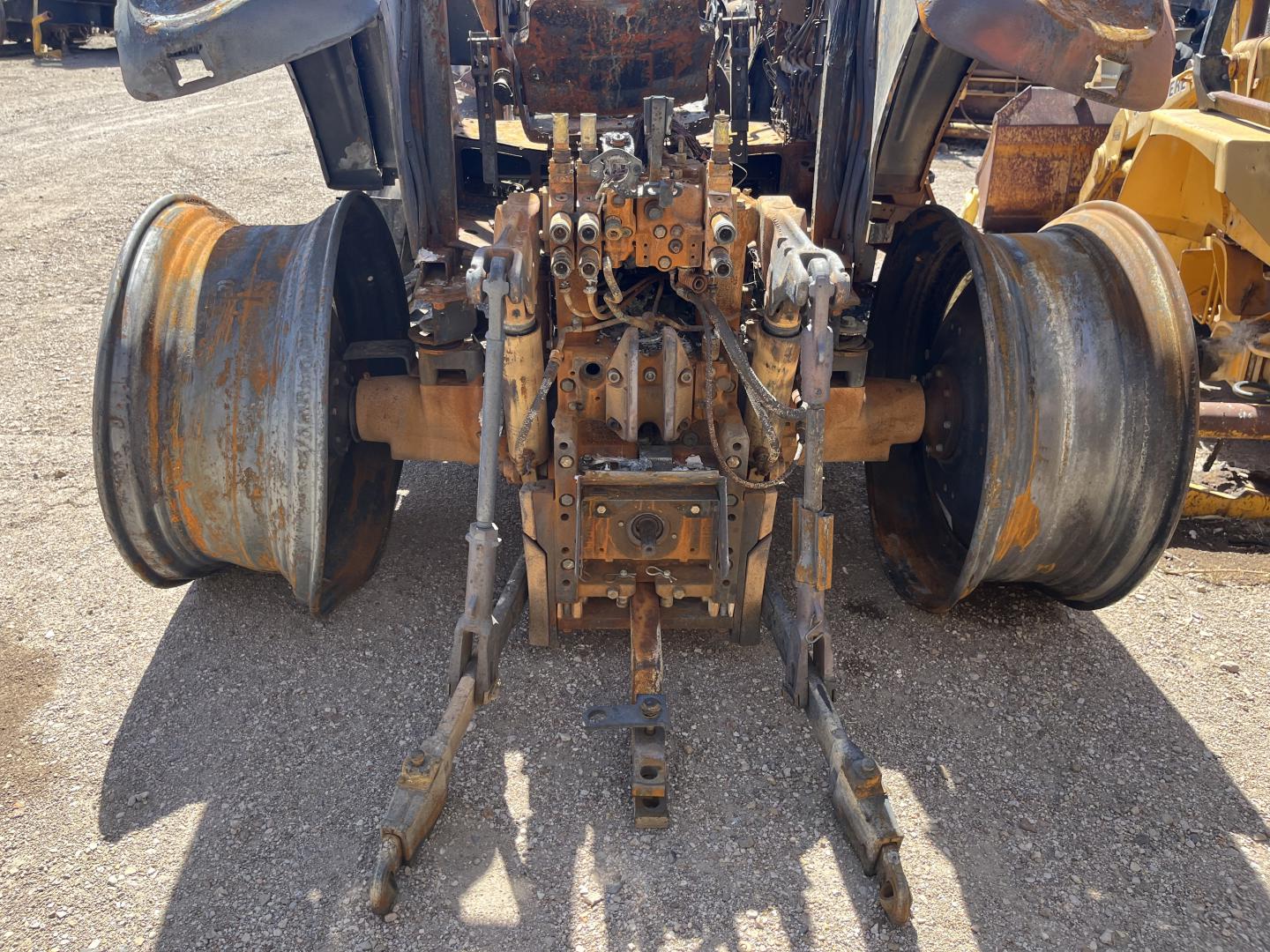 ./imagenes/INVOICE/2019/17541/TRACTOR JOHN DEERE 6130M (4).JPG